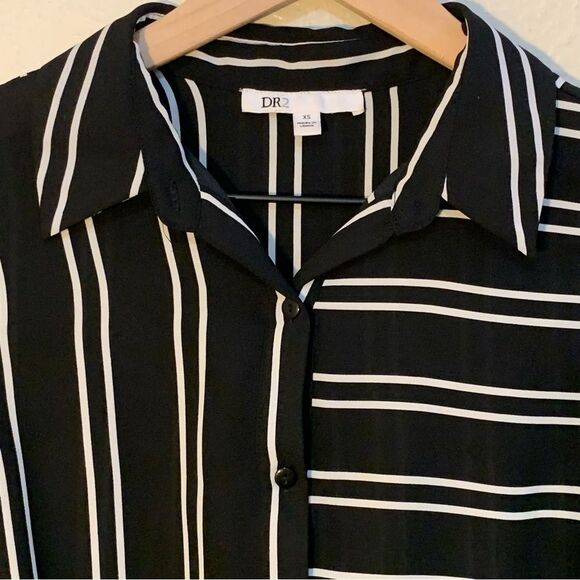DR2 Tie Front Blouse Women’s XS Black White Block Stripe High Low Button Up. - Picture 3 of 12